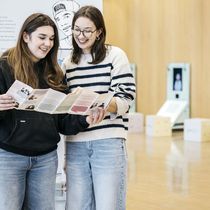 Bild von Youniworth Ausstellung