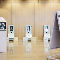 Bild von Youniworth Ausstellung