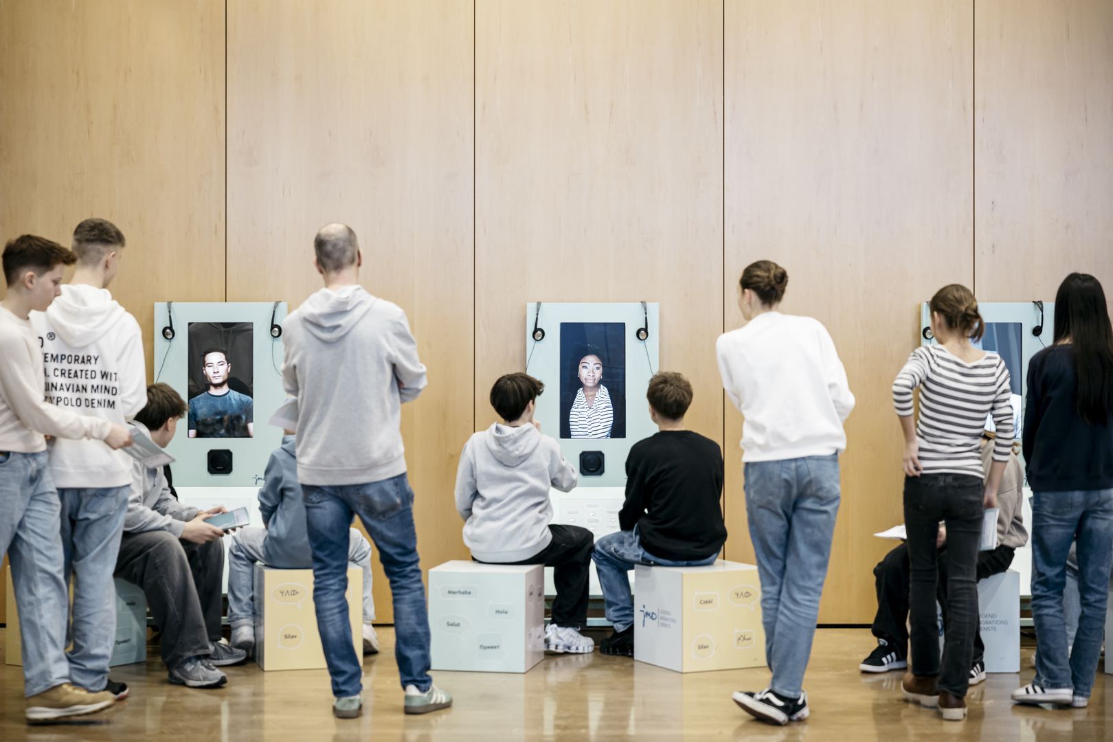 Bild von Youniworth Ausstellung