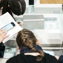 Bild von Youniworth Ausstellung